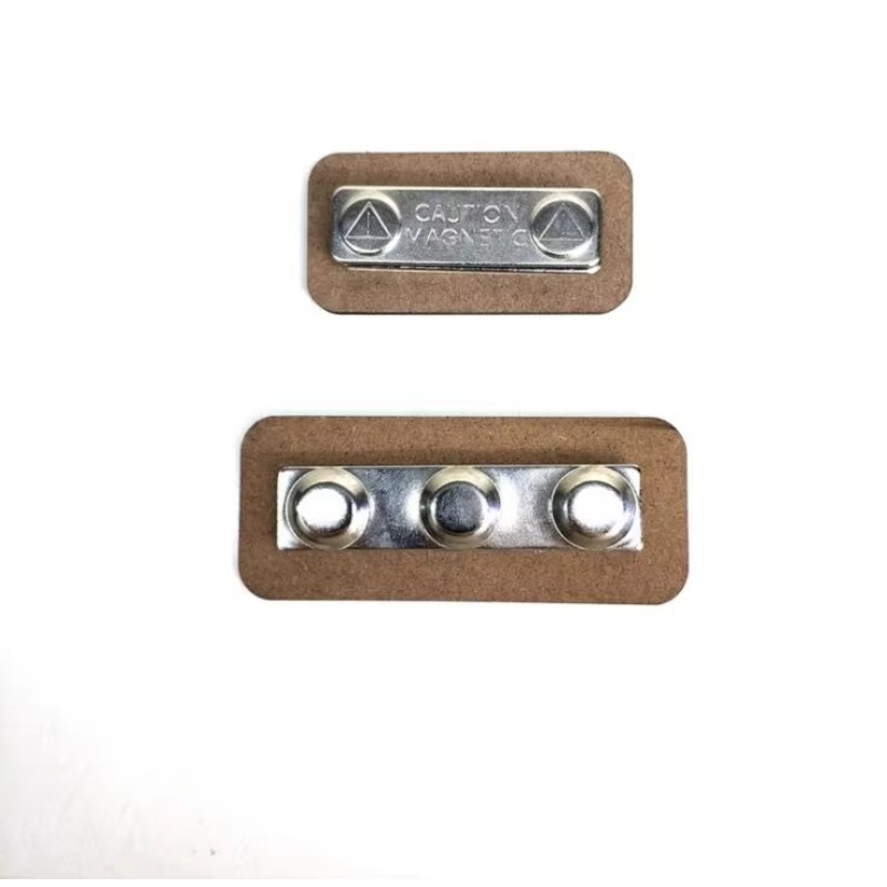 Badge rectangulaire avec aiman - Woodworking School avis et prix